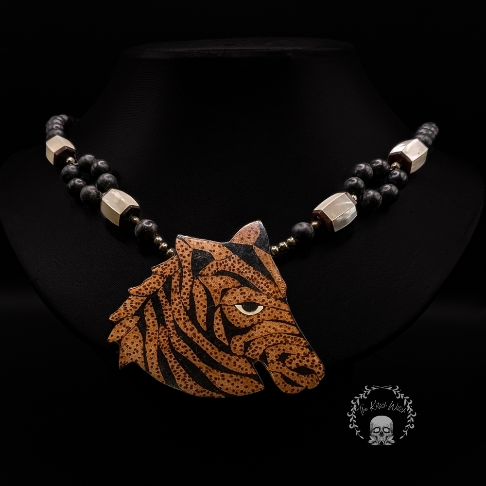 Vintage Early LEE SANDS Zebra Coconut Wood Necklace with Mother Of Pearl Accents - Picture 2 of 8
